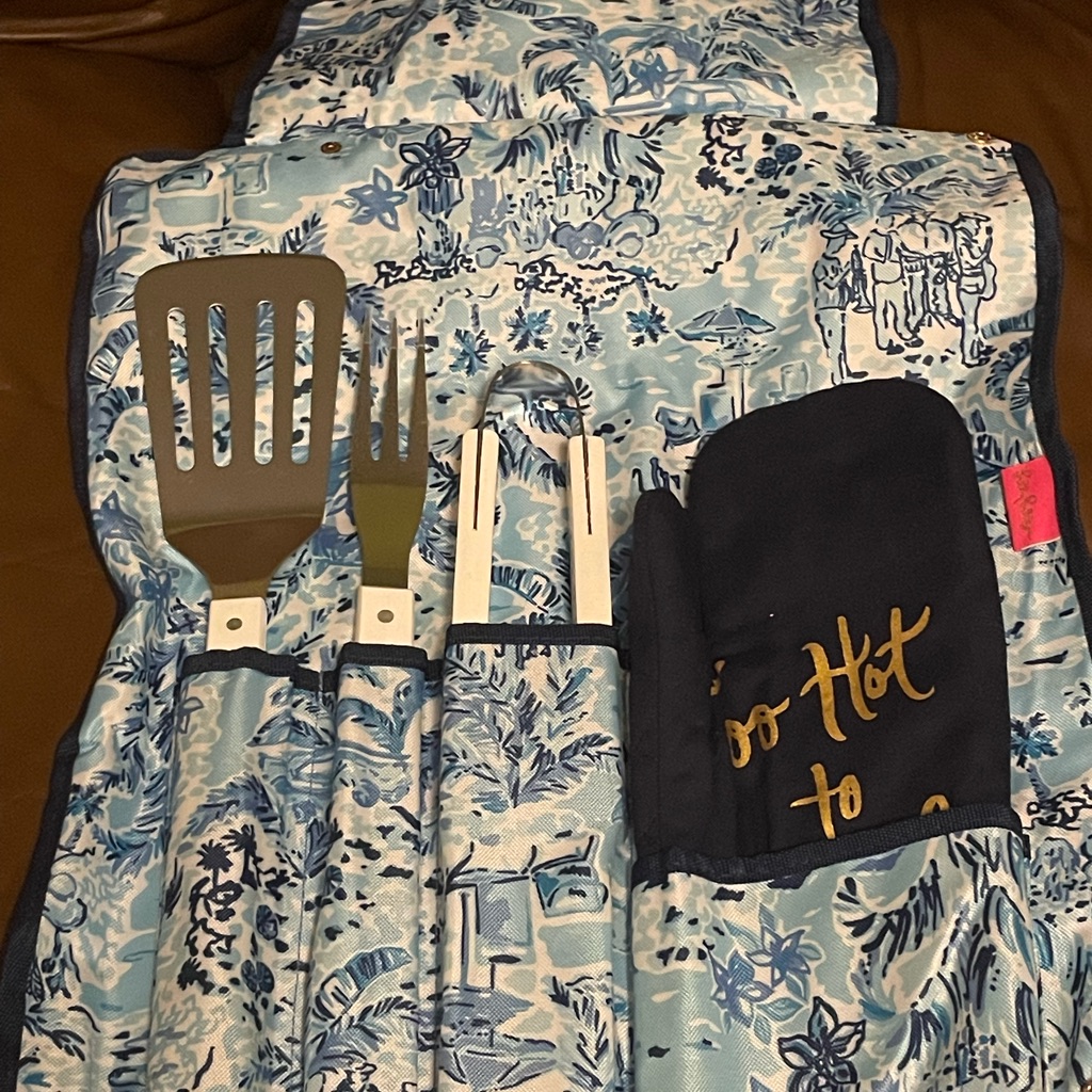 BrandNew Gwp Rare Lilly Pulitzer Grilling Set In Case